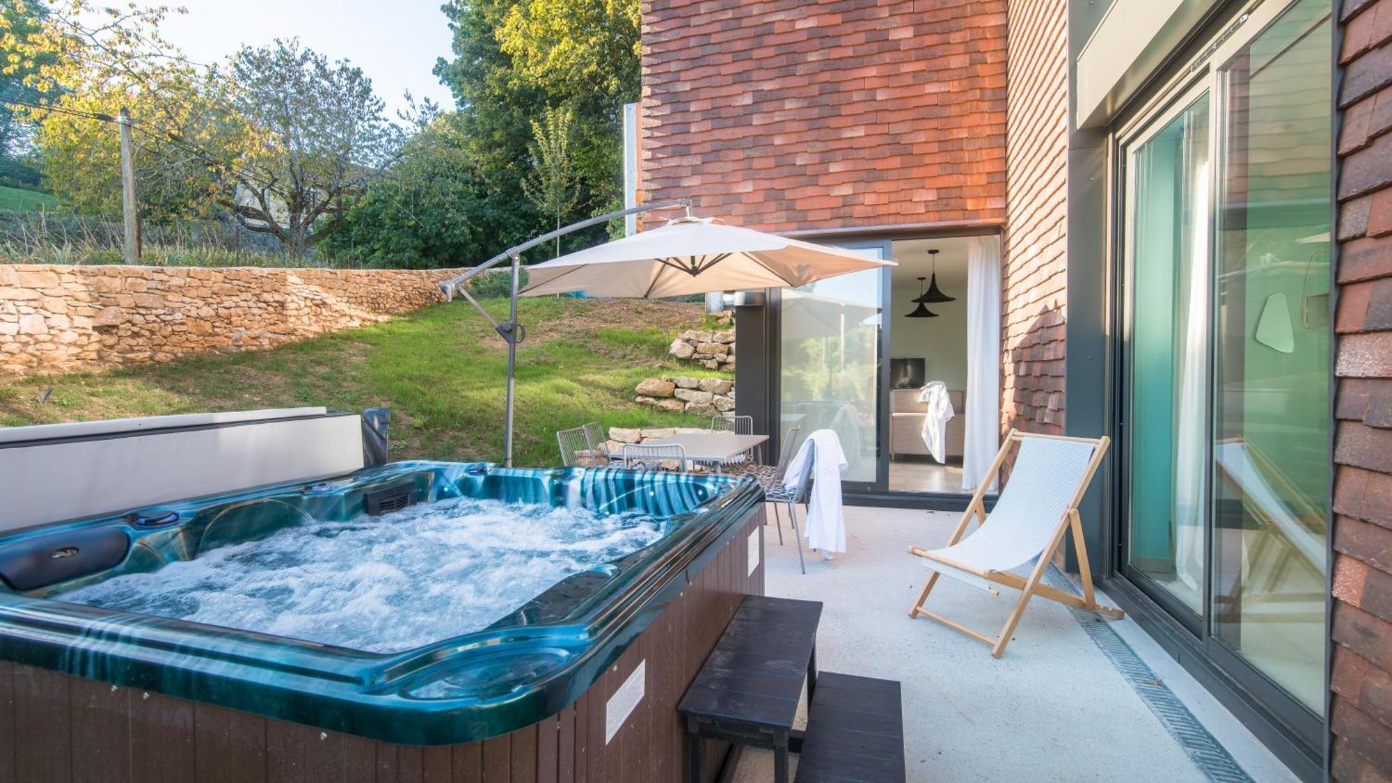Cote Jardin Avec Jacuzzi Privatif Et Parking Prive Apartman Sarlat-la-Canéda Kültér fotó